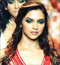 Deepika to play female lead in Rajni-starrer Kochadaiyaan